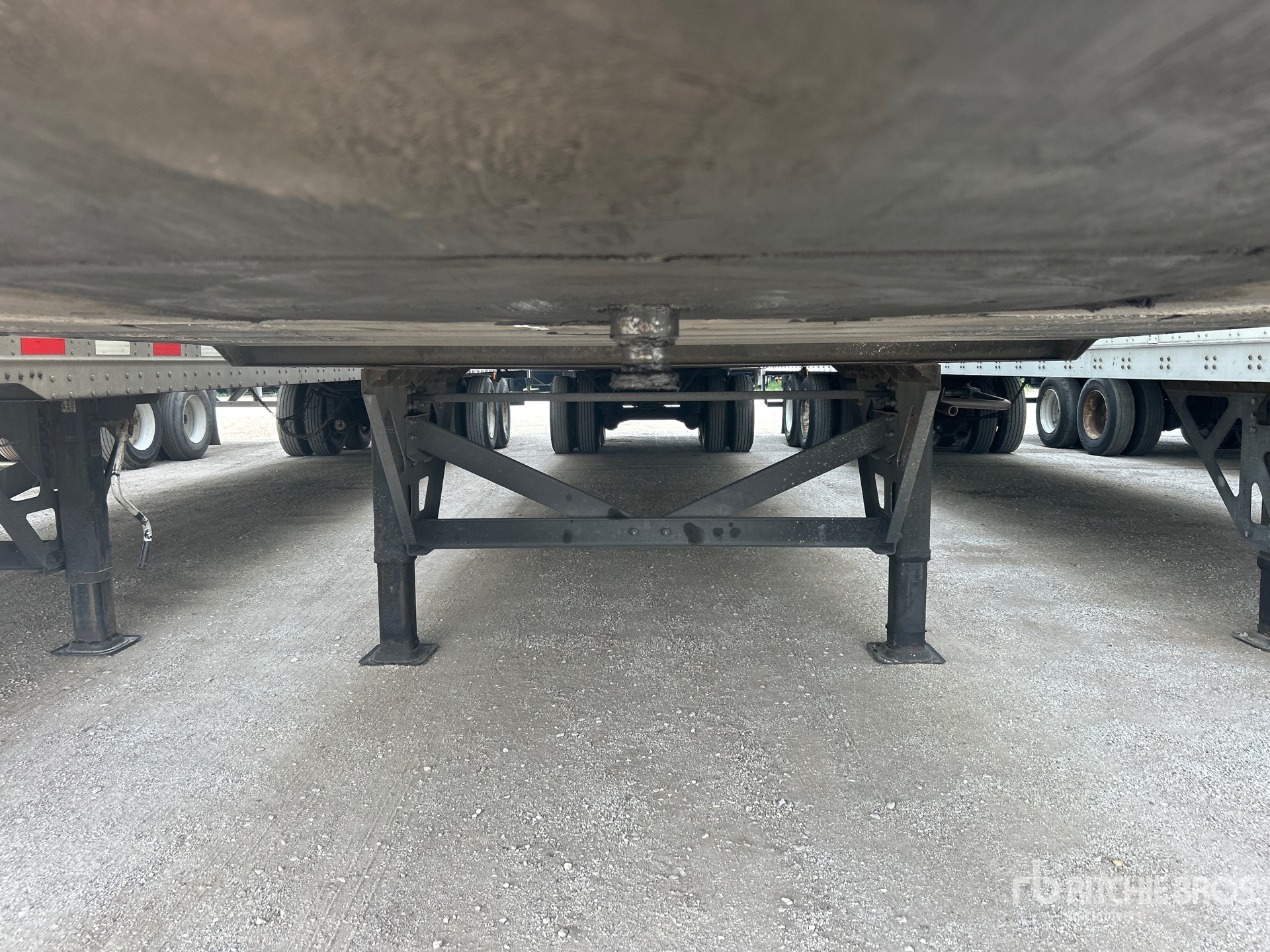 2022 Vanguard 53 ft x 102 in T/A