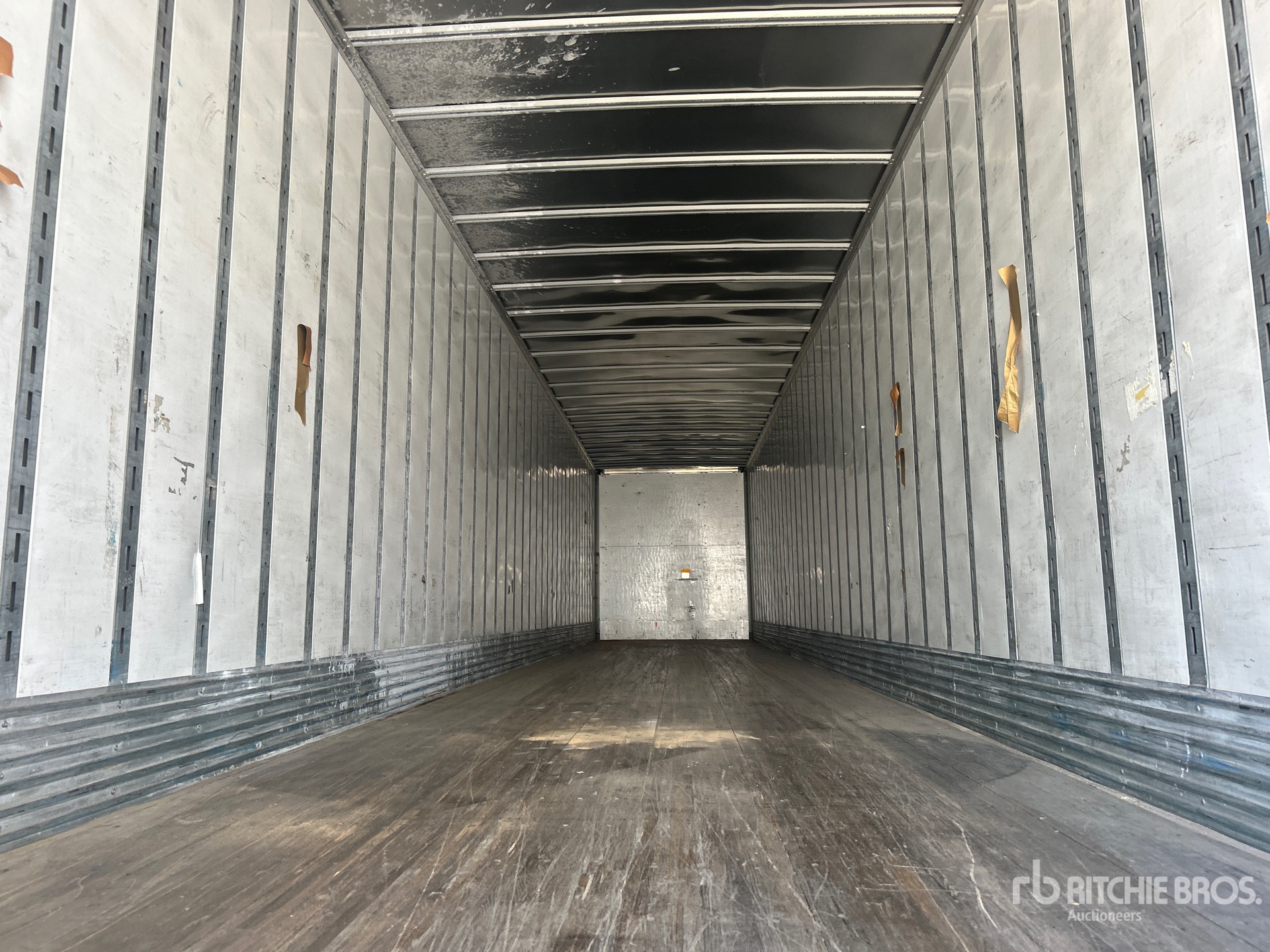 2022 Vanguard 53 ft x 102 in T/A