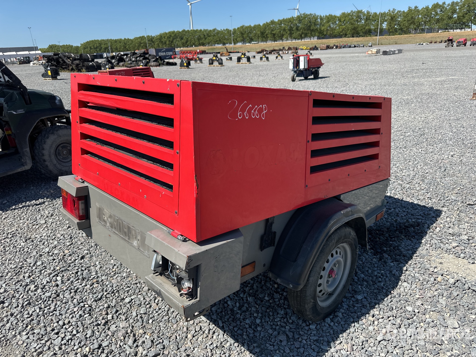 General Appearance with Picture, Right Rear Corner