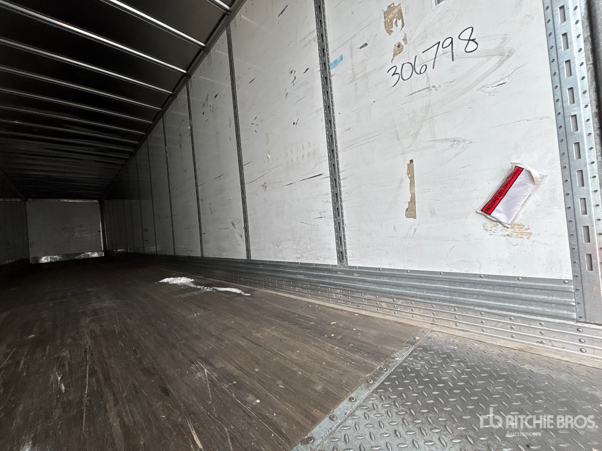 2023 Vanguard 53 ft x 102 in T/A