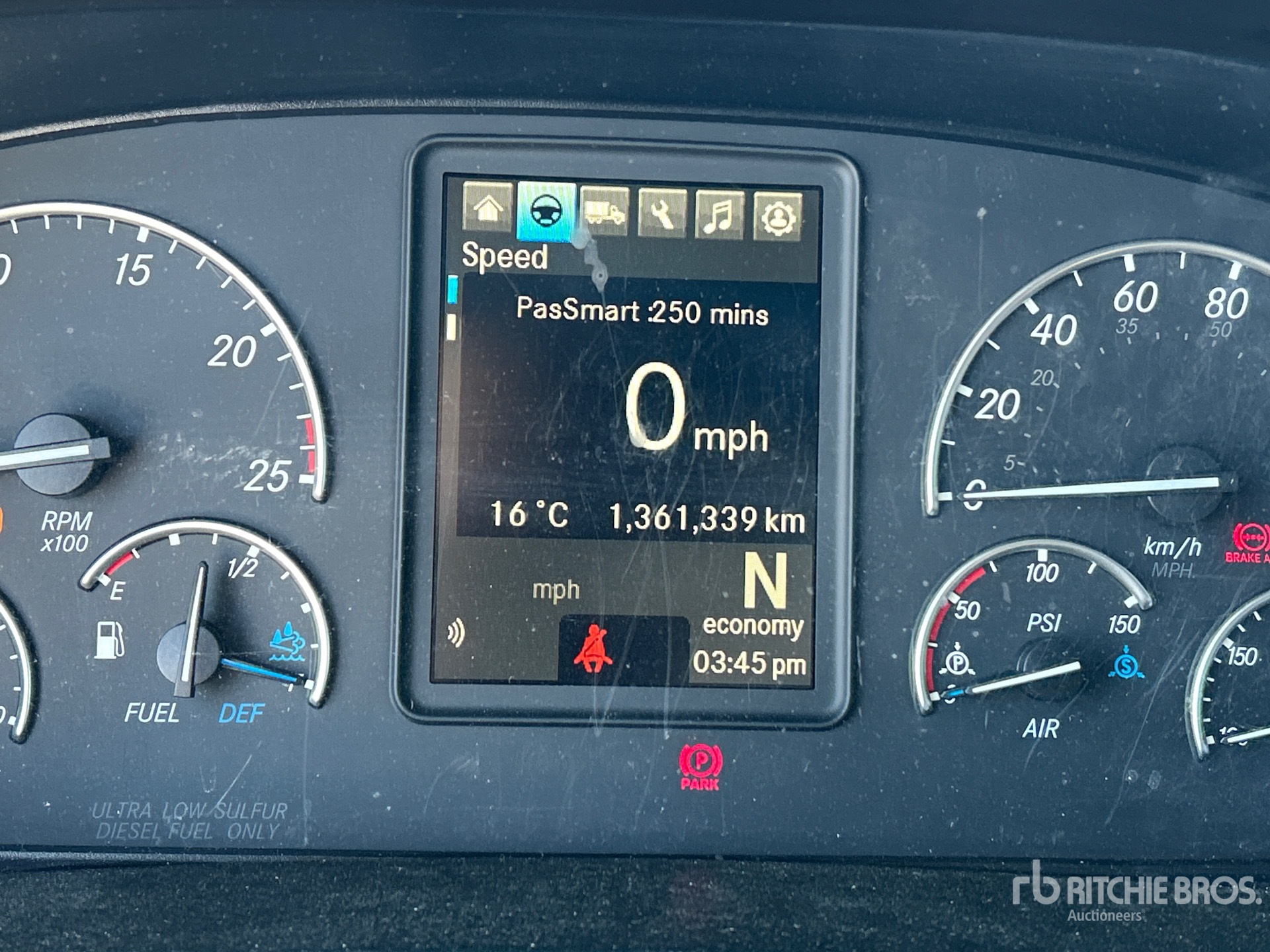 2020 Freightliner CASCADIA 126