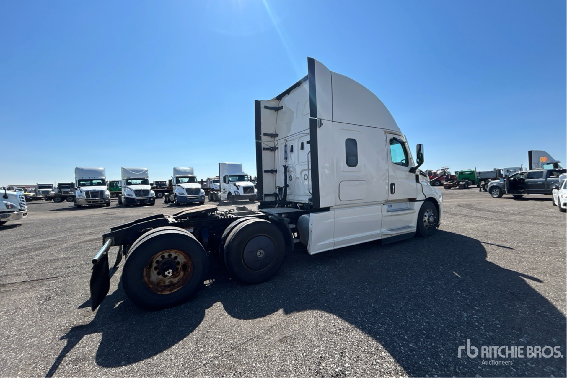2020 Freightliner CASCADIA 126