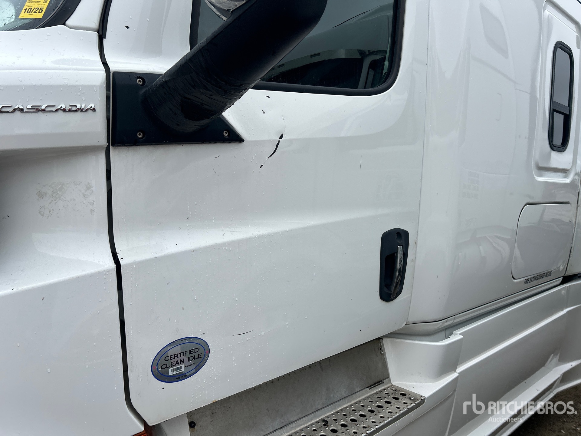 2019 Freightliner CASCADIA 126