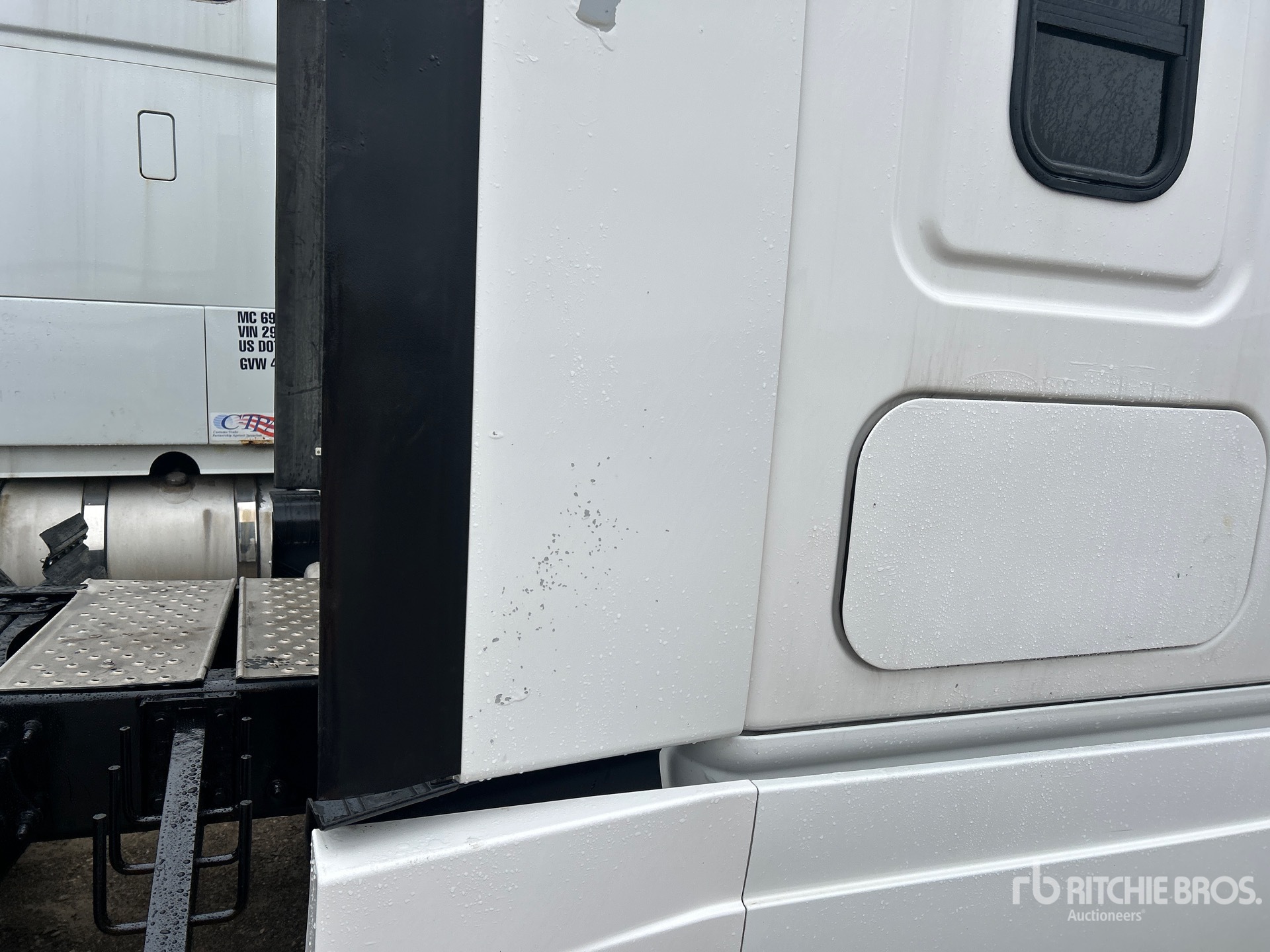 2019 Freightliner CASCADIA 126