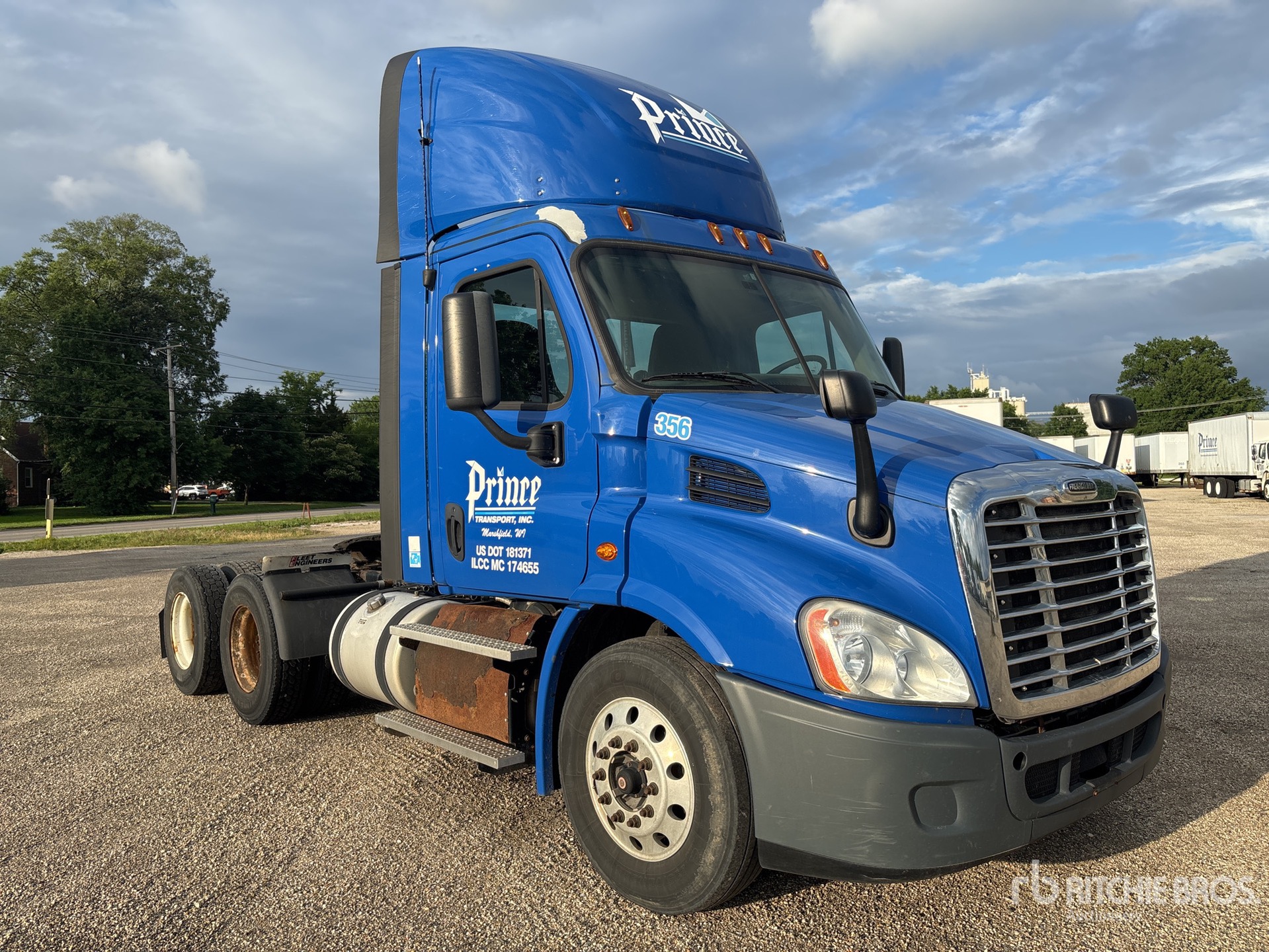 2018 Freightliner CASCADIA 113