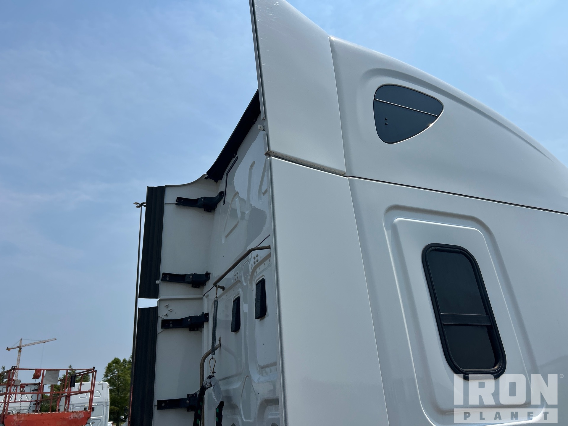 2017 Freightliner CASCADIA 125