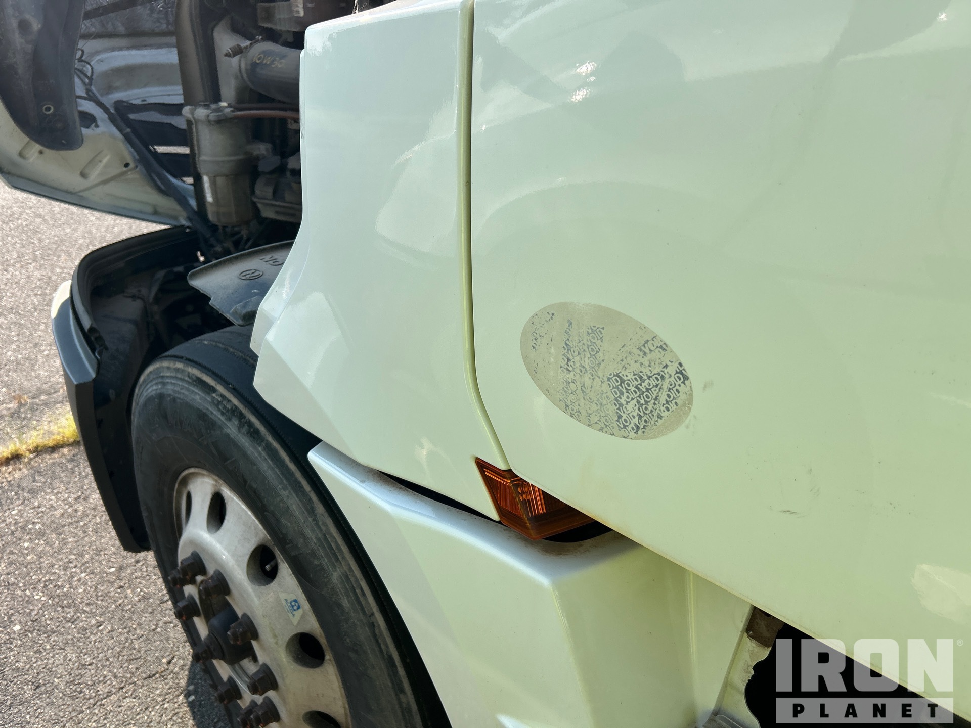 2019 Freightliner CASCADIA 126