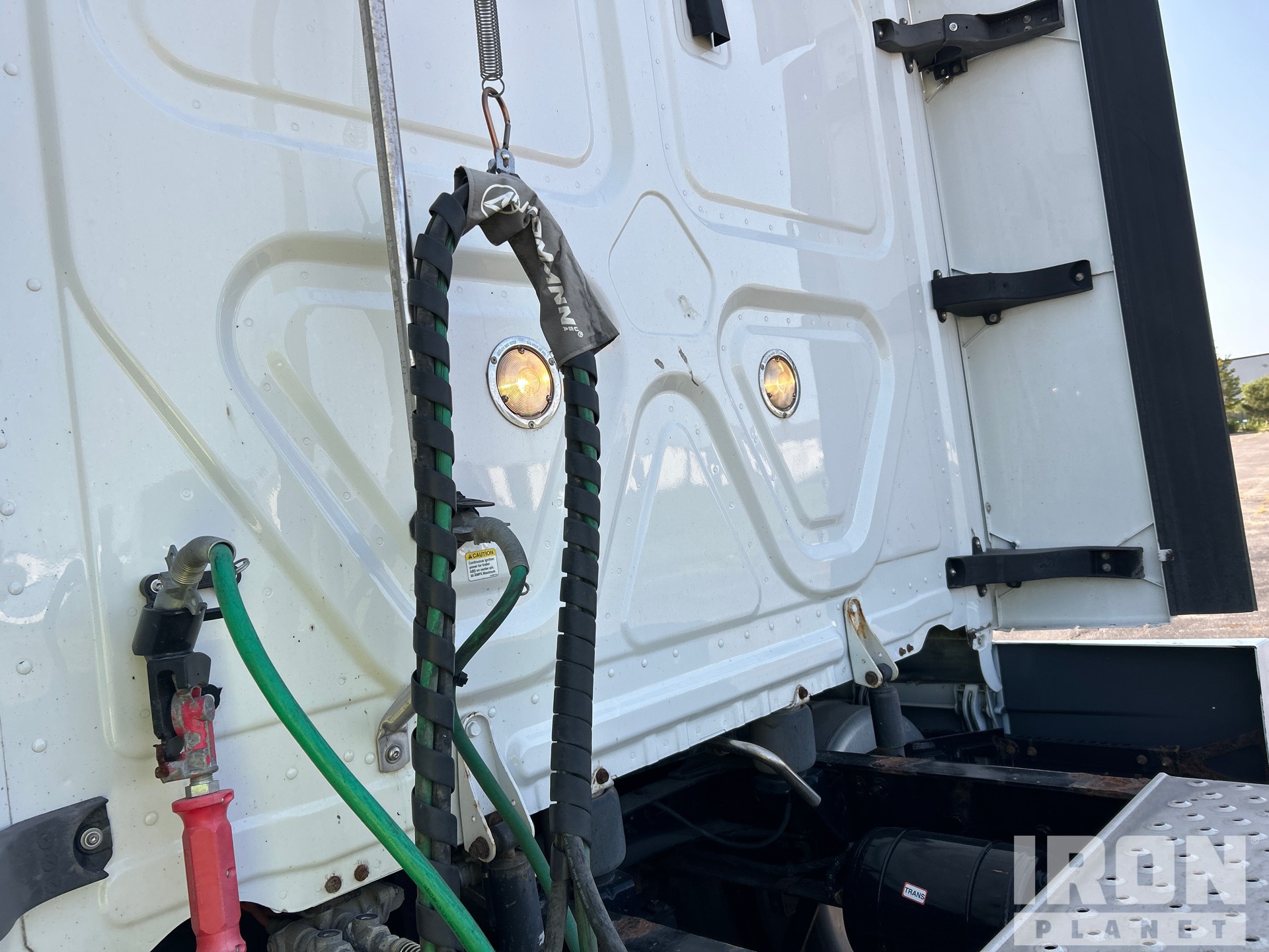 2019 Freightliner CASCADIA 126