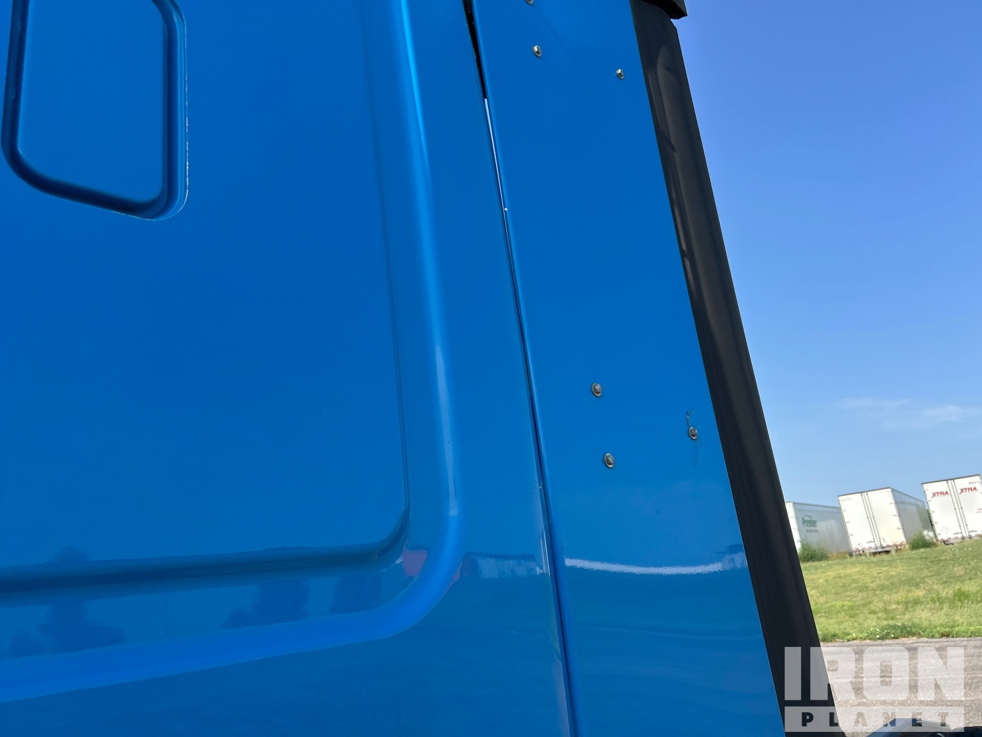 2020 Freightliner CASCADIA 126