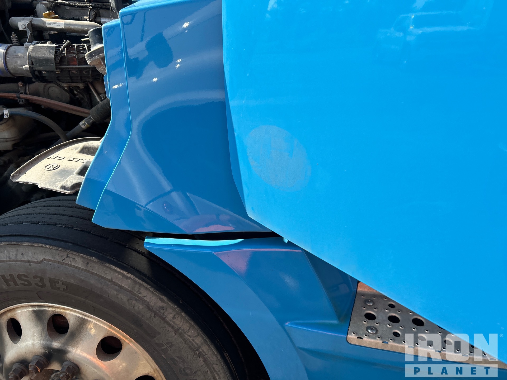 2020 Freightliner CASCADIA 126