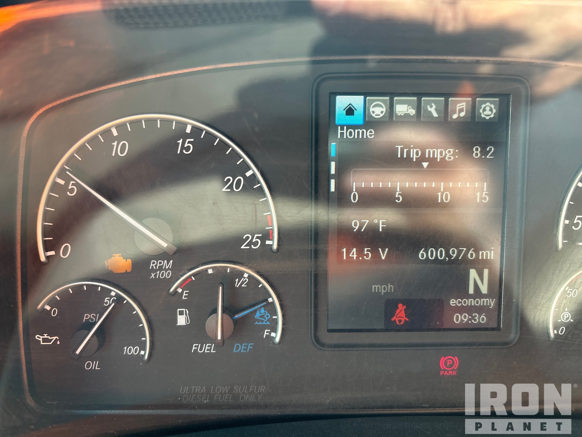 2020 Freightliner CASCADIA 126