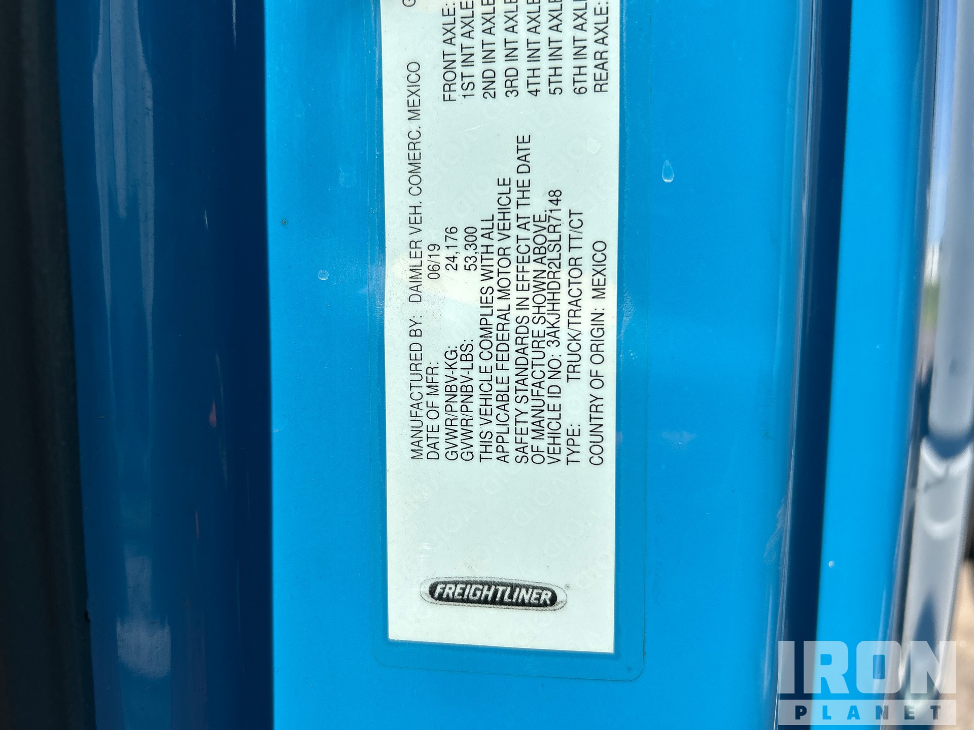 2020 Freightliner CASCADIA 126