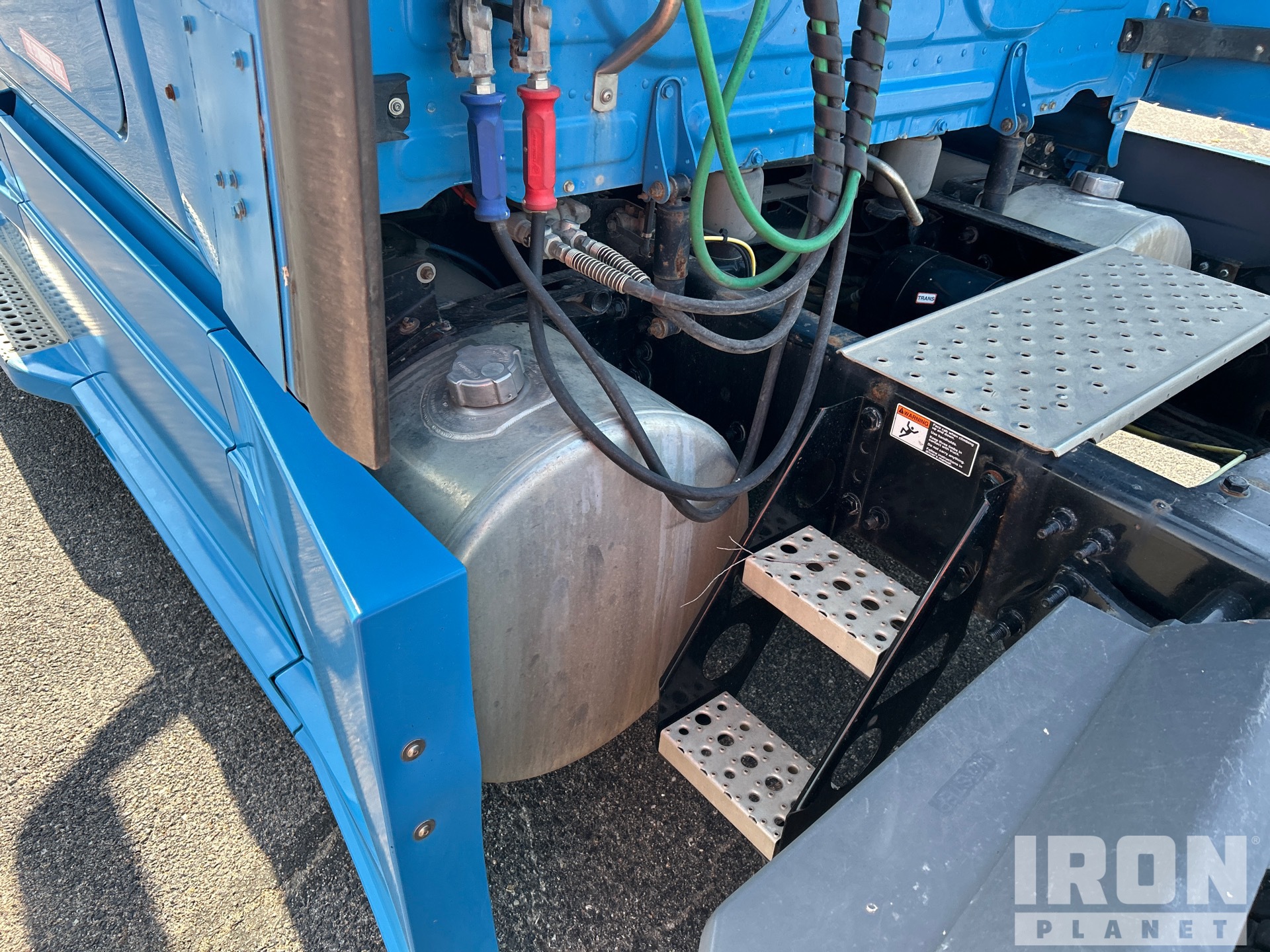 2020 Freightliner CASCADIA 126