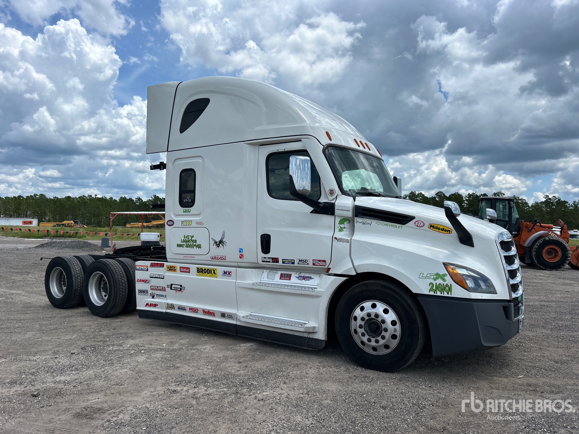 2021 Freightliner CASCADIA 126