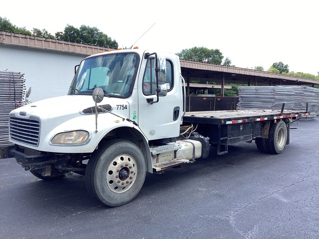 2016 Freightliner M2 106 4x2 Flatbed Truck