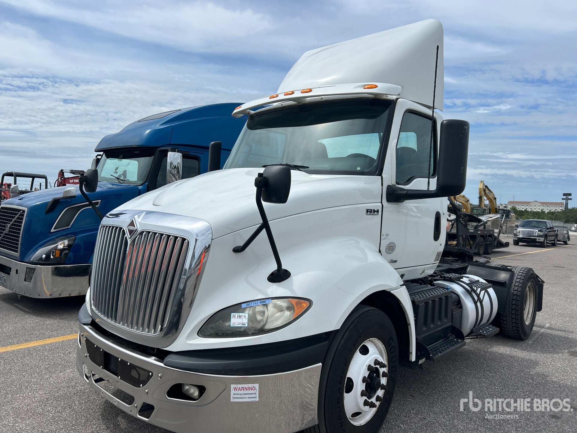 2019 International RH613