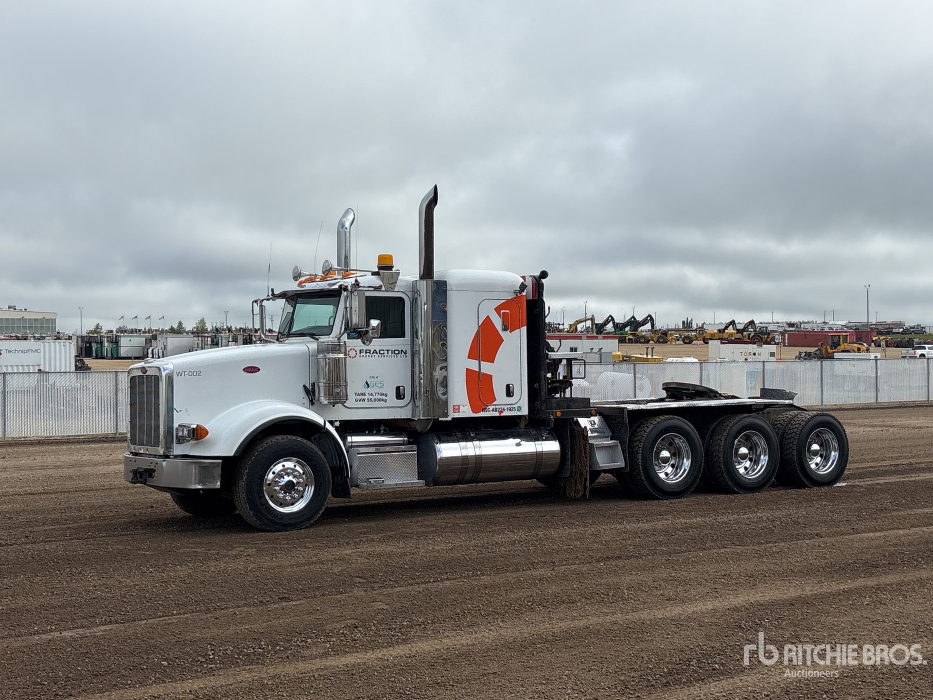 Photo of a 2013 Peterbilt 367