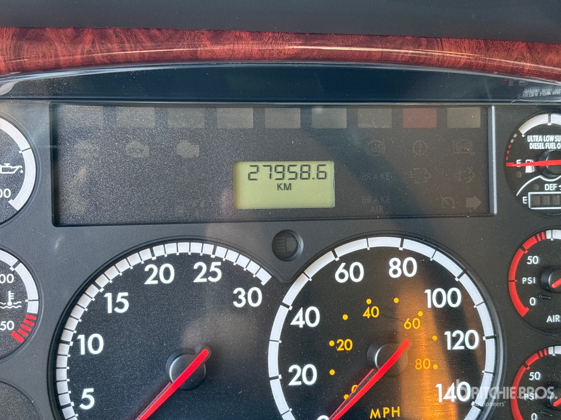2015 Freightliner M2106