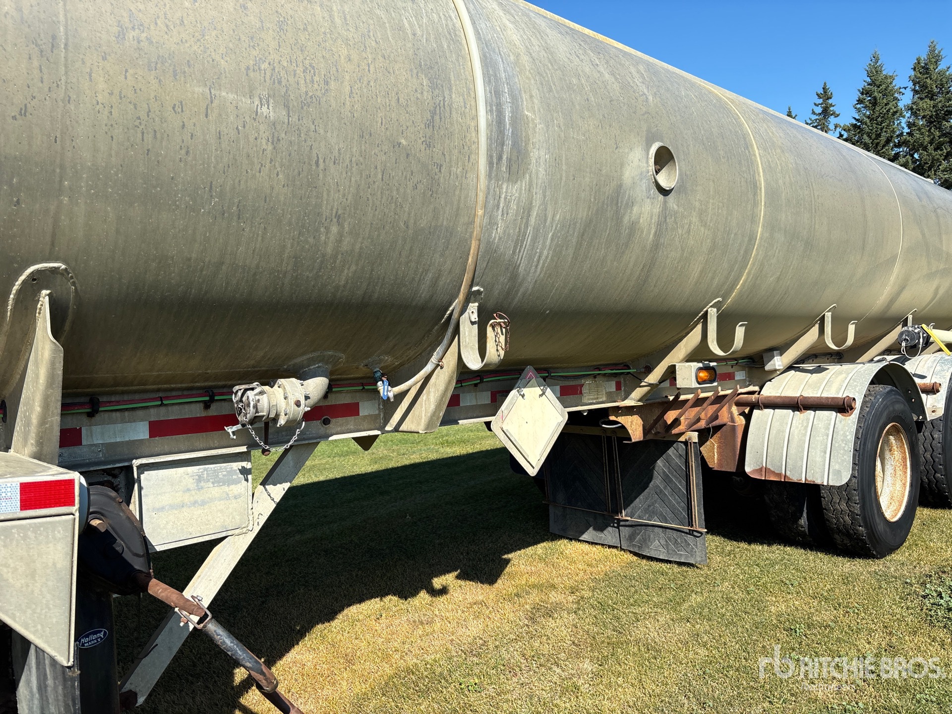 2008 Hutchinson 38000 L Tri/A