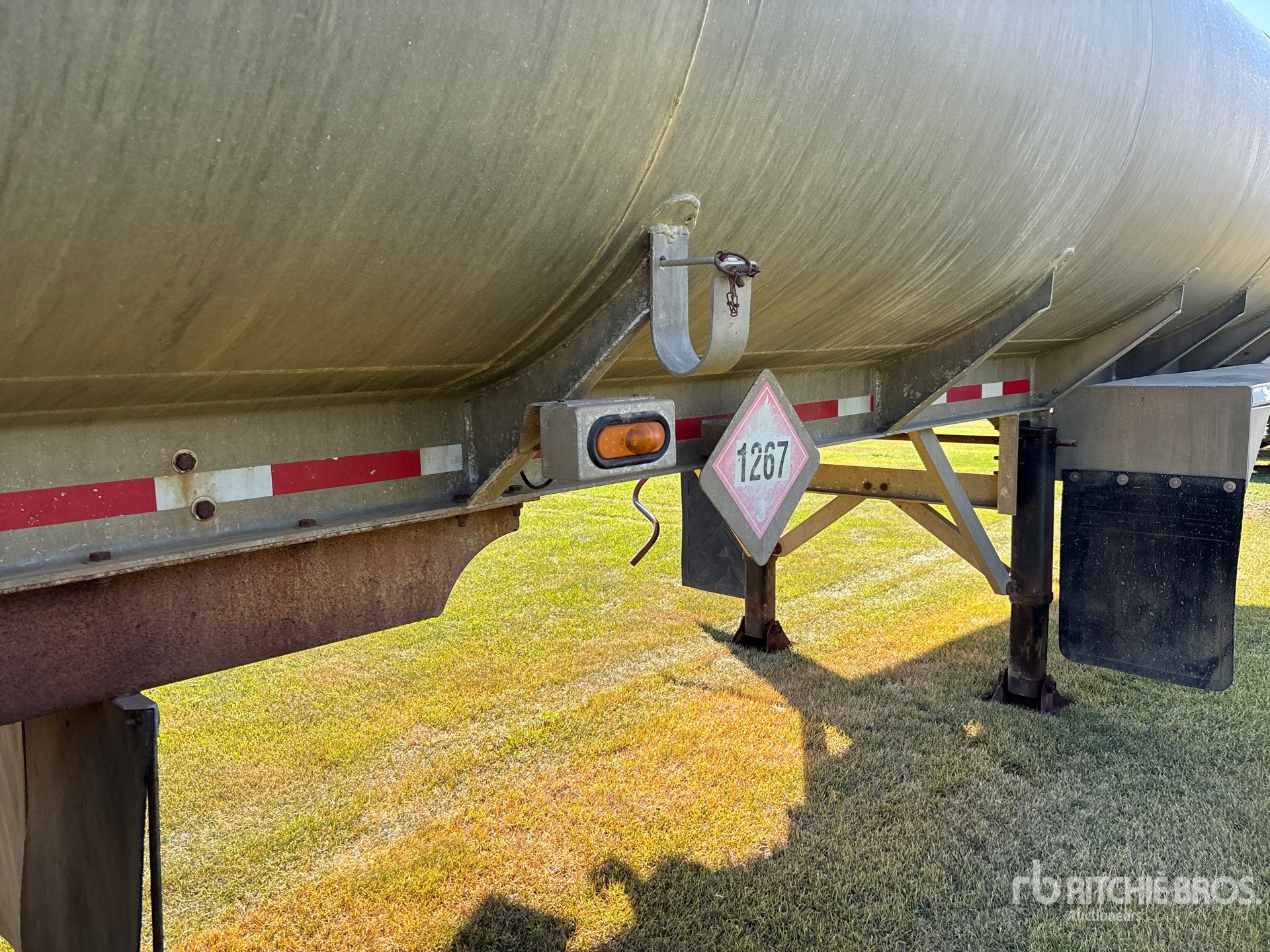 2008 Hutchinson 38000 L Tri/A