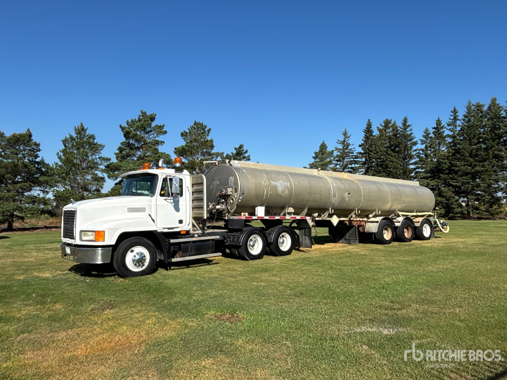 1997 Mack CH613