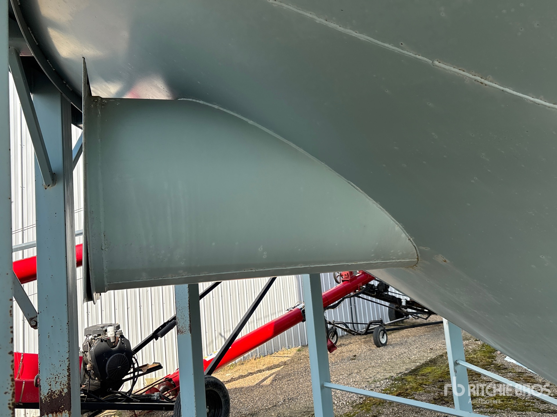 Westeel +/- 5500 BU 8 RING HOPPER