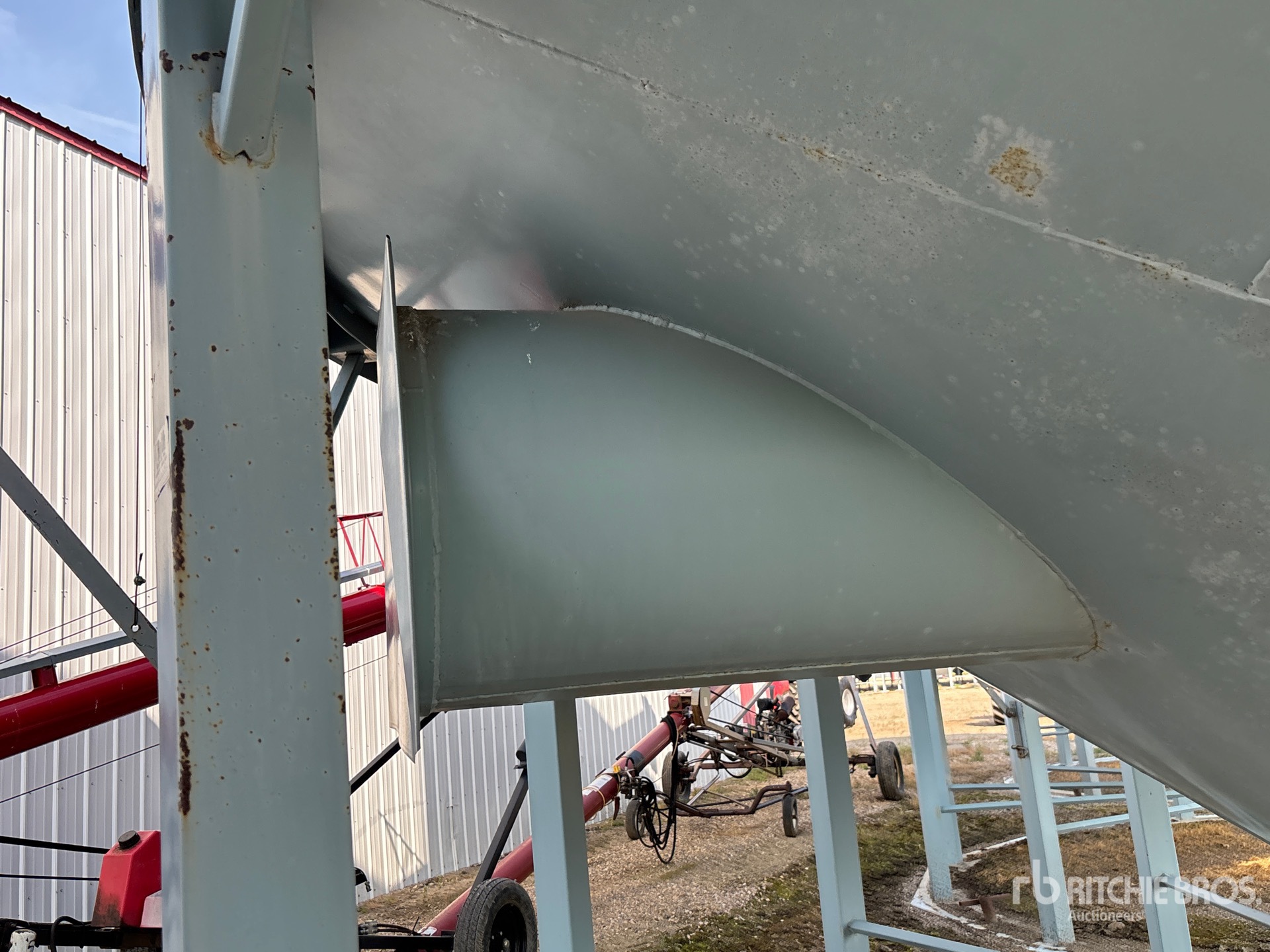 Westeel +/- 5500 BU 8 RING HOPPER