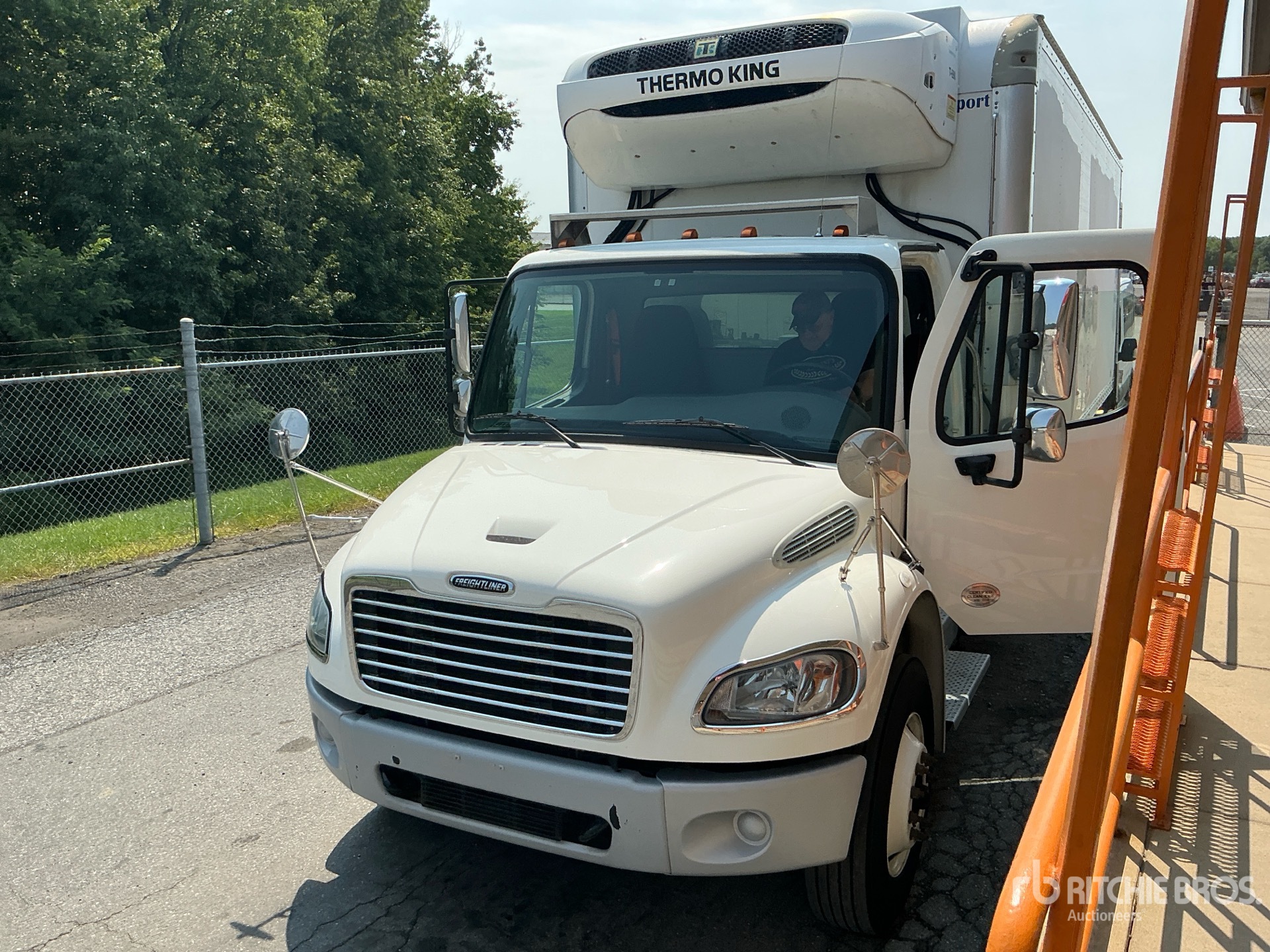 2020 Freightliner M2 106