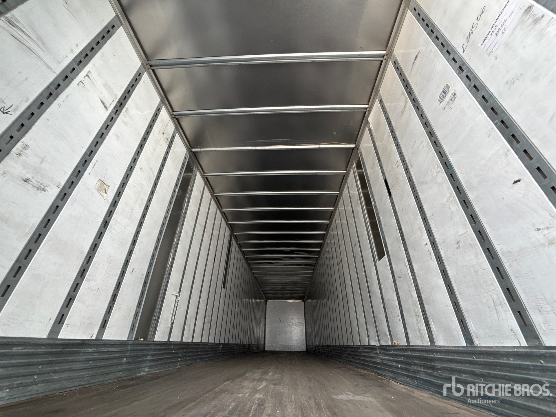 2022 Vanguard 53 ft x 102 in T/A