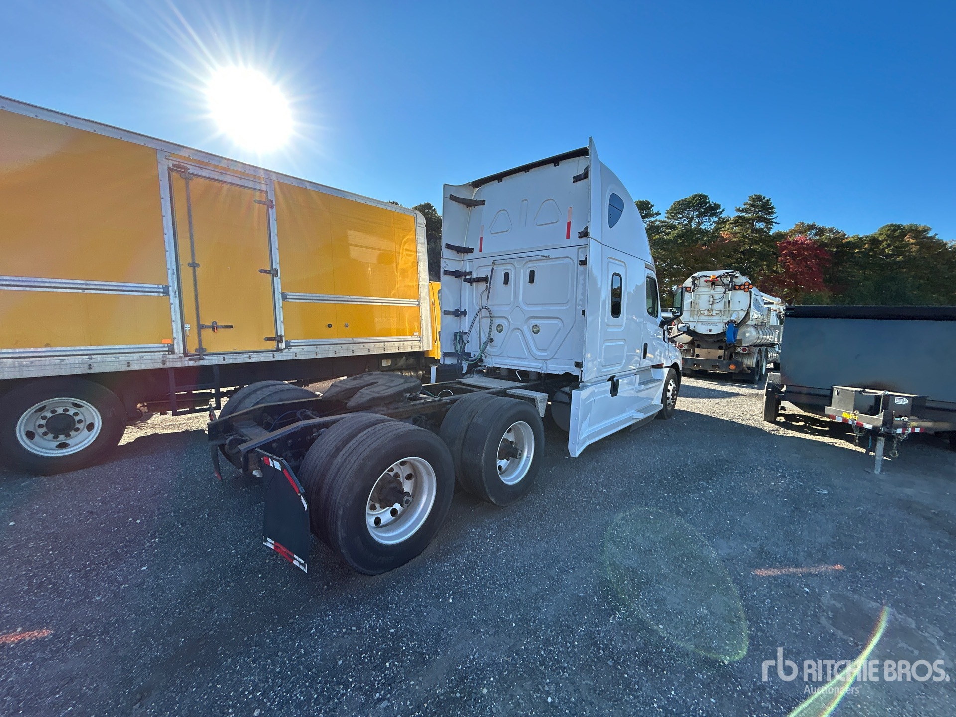 2019 Freightliner CASCADIA 126