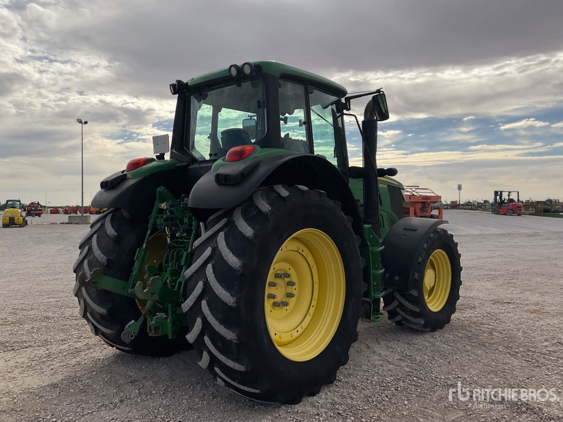 2013 John Deere 6170M