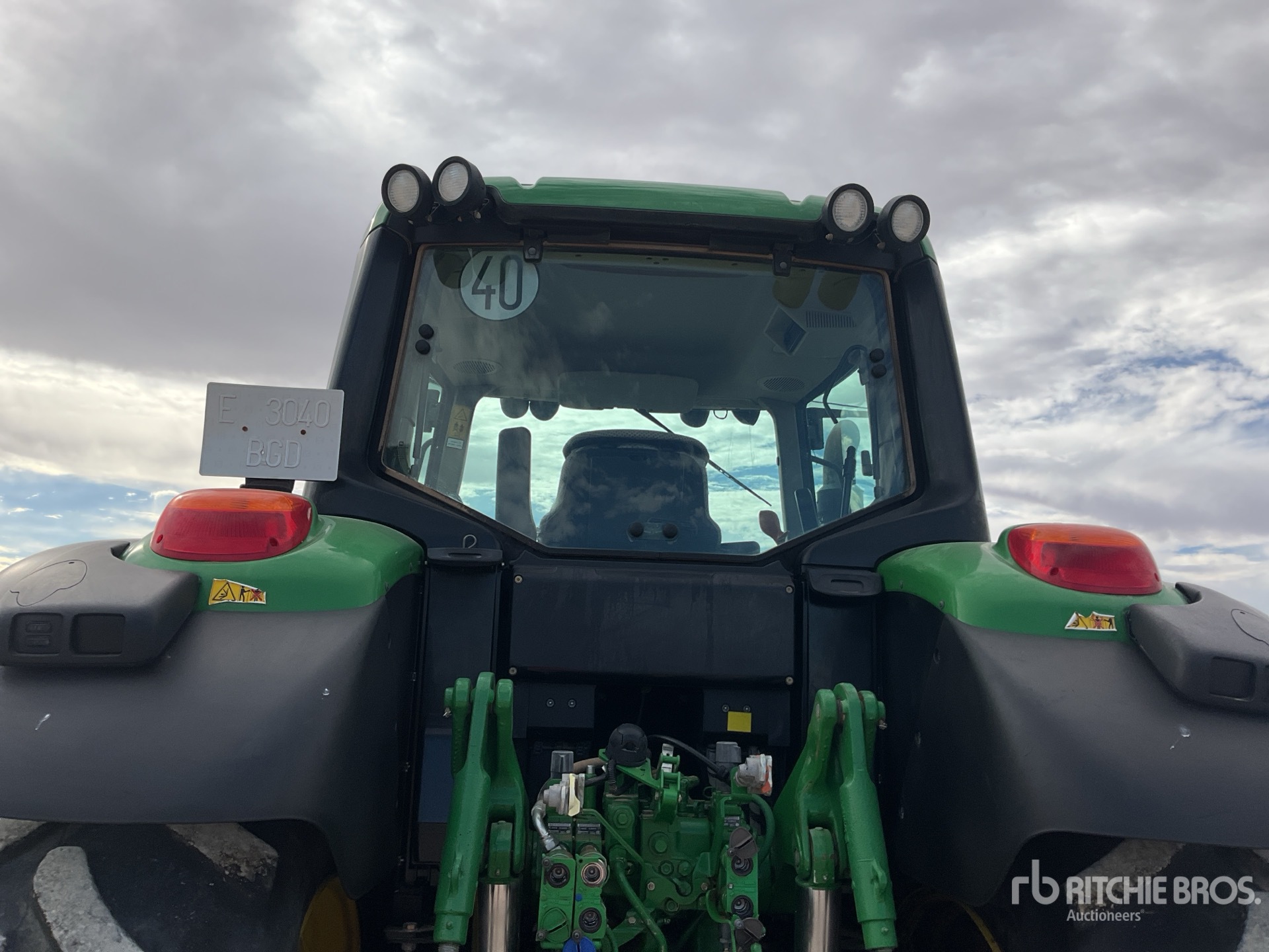 2013 John Deere 6170M