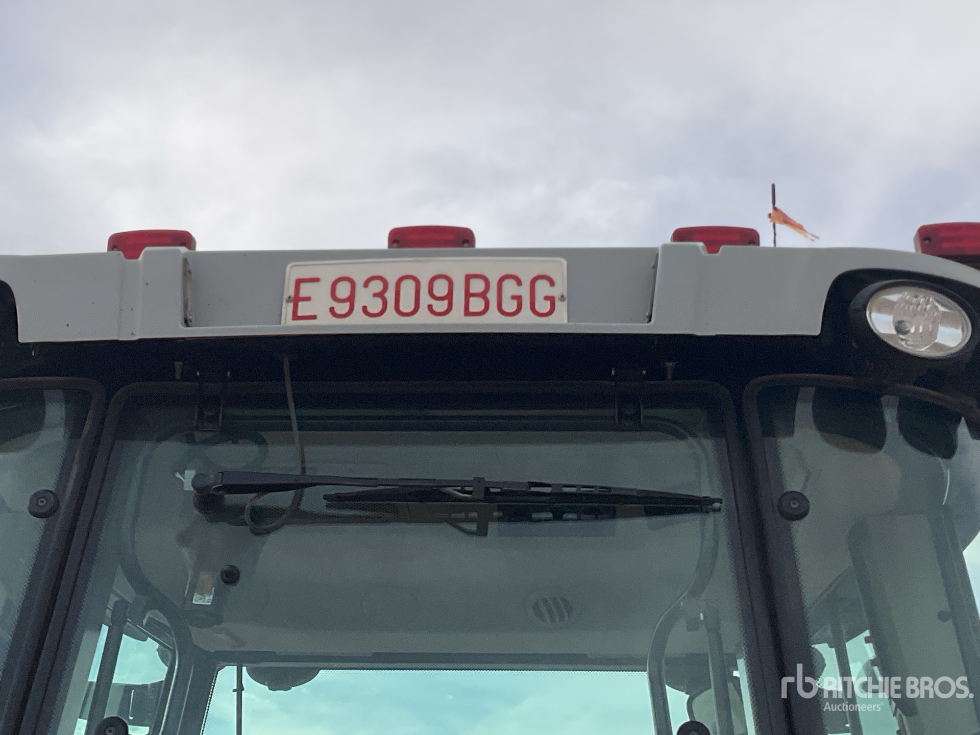 2014 Massey Ferguson MF 7618
