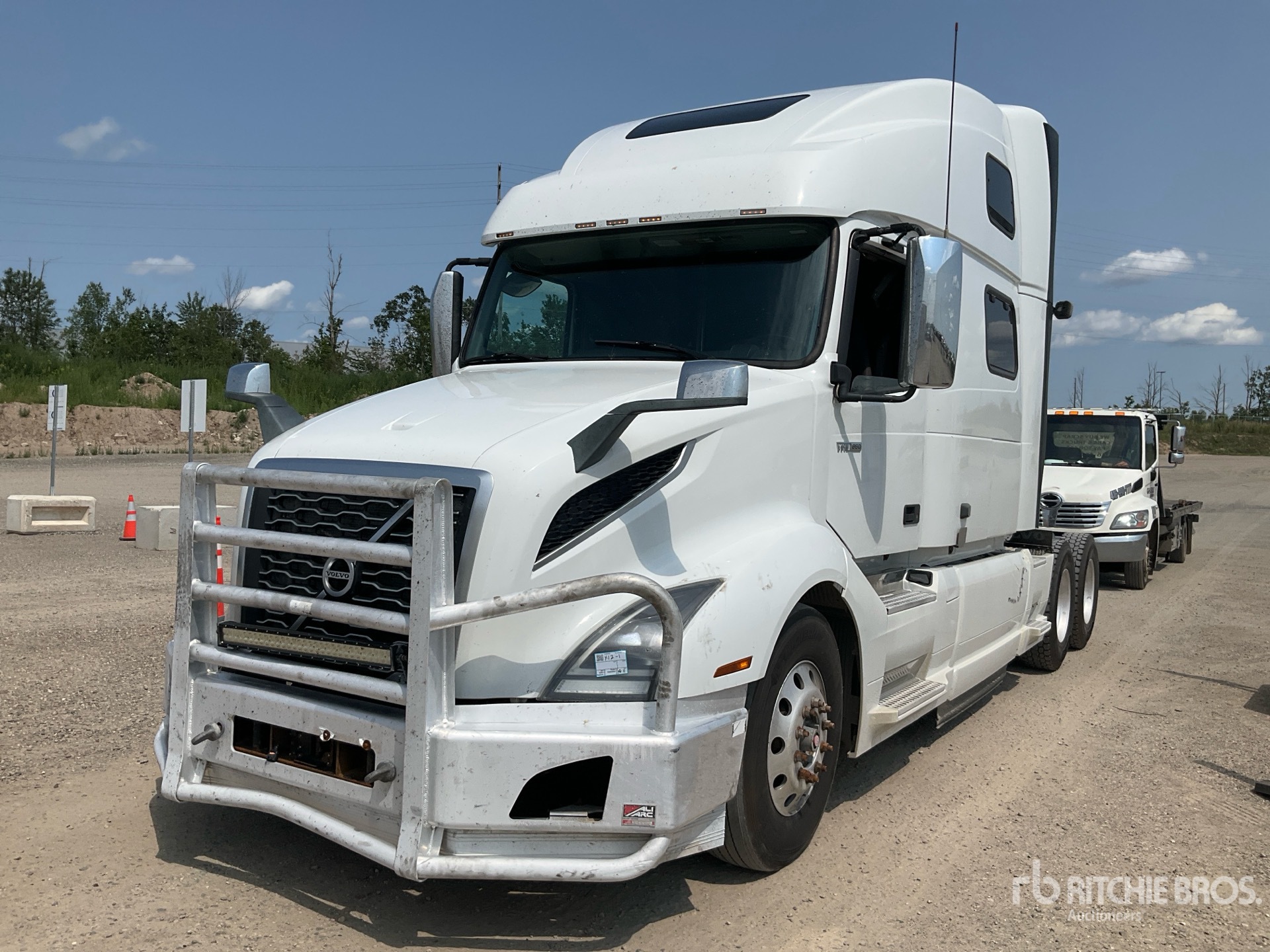2019 Volvo VNL860
