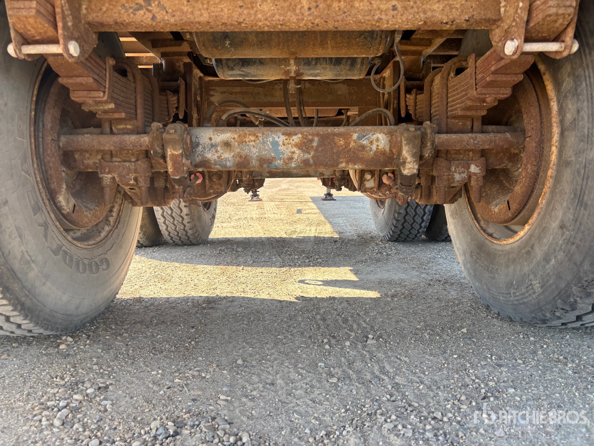 1981 Fruehauf 45 ft x 102 in T/A Storage