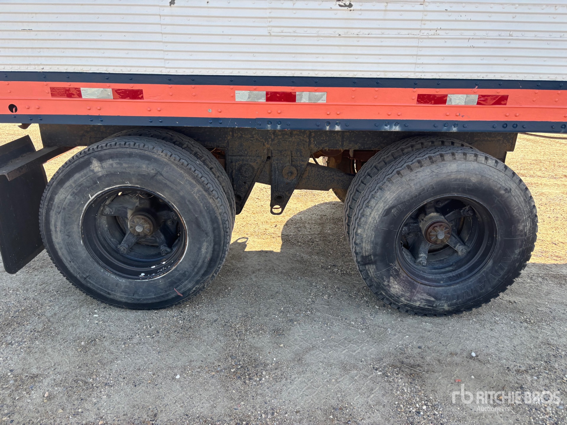 1981 Fruehauf 45 ft x 102 in T/A Storage
