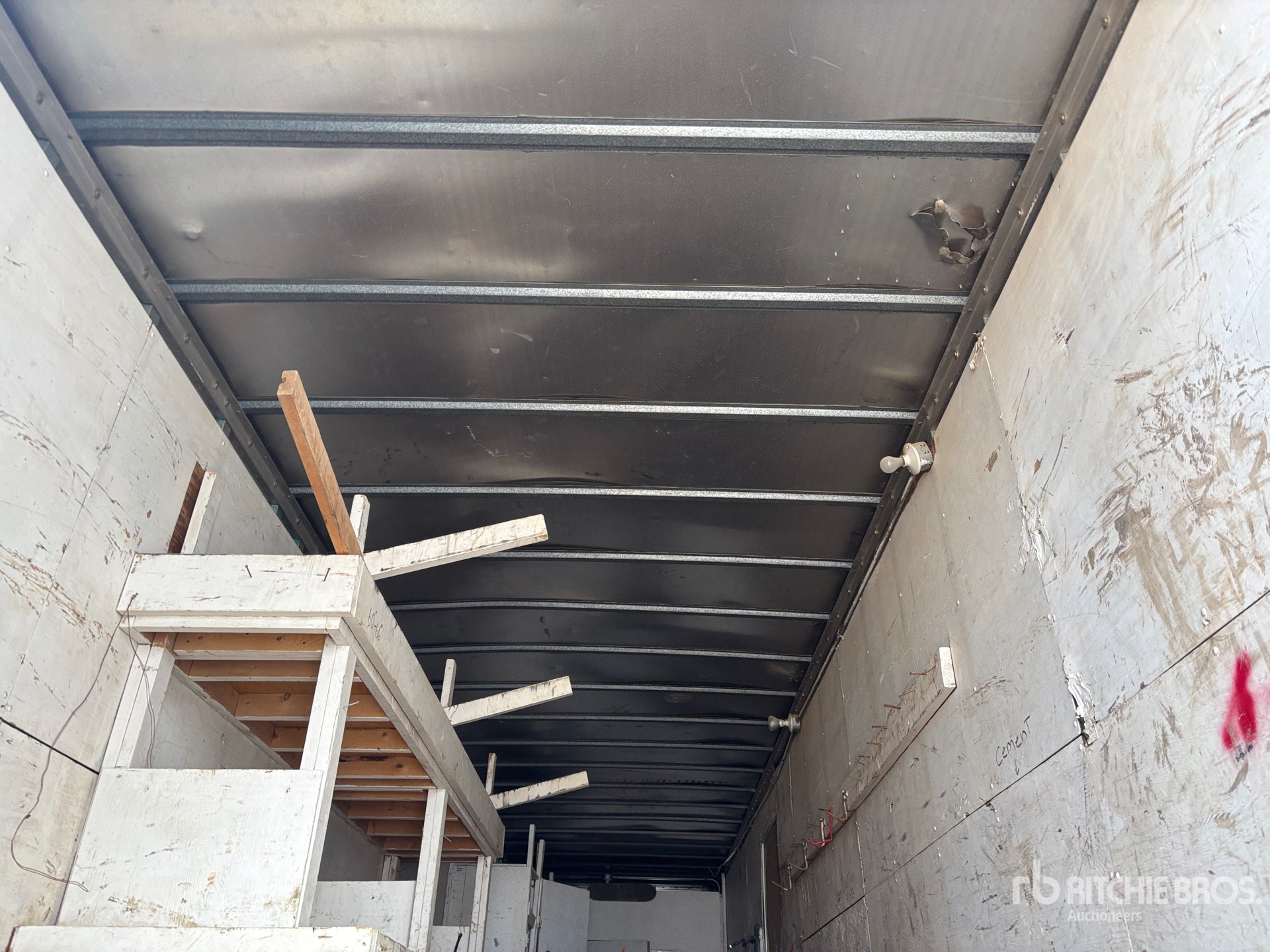 1995 Pines 45 ft x 102 in T/A Storage