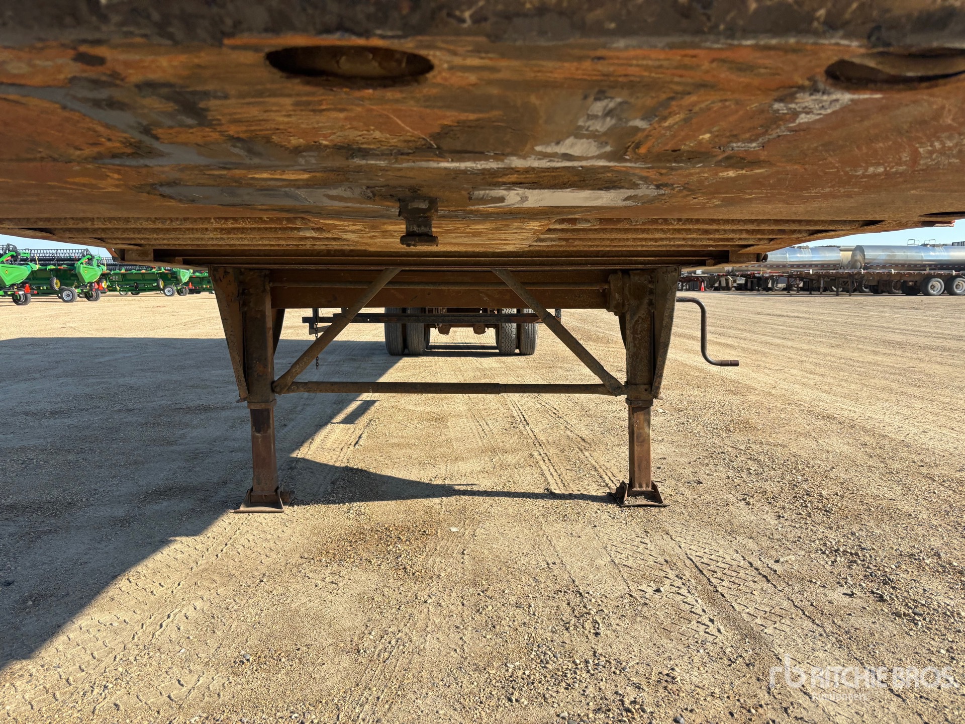 1995 Pines 45 ft x 102 in T/A Storage