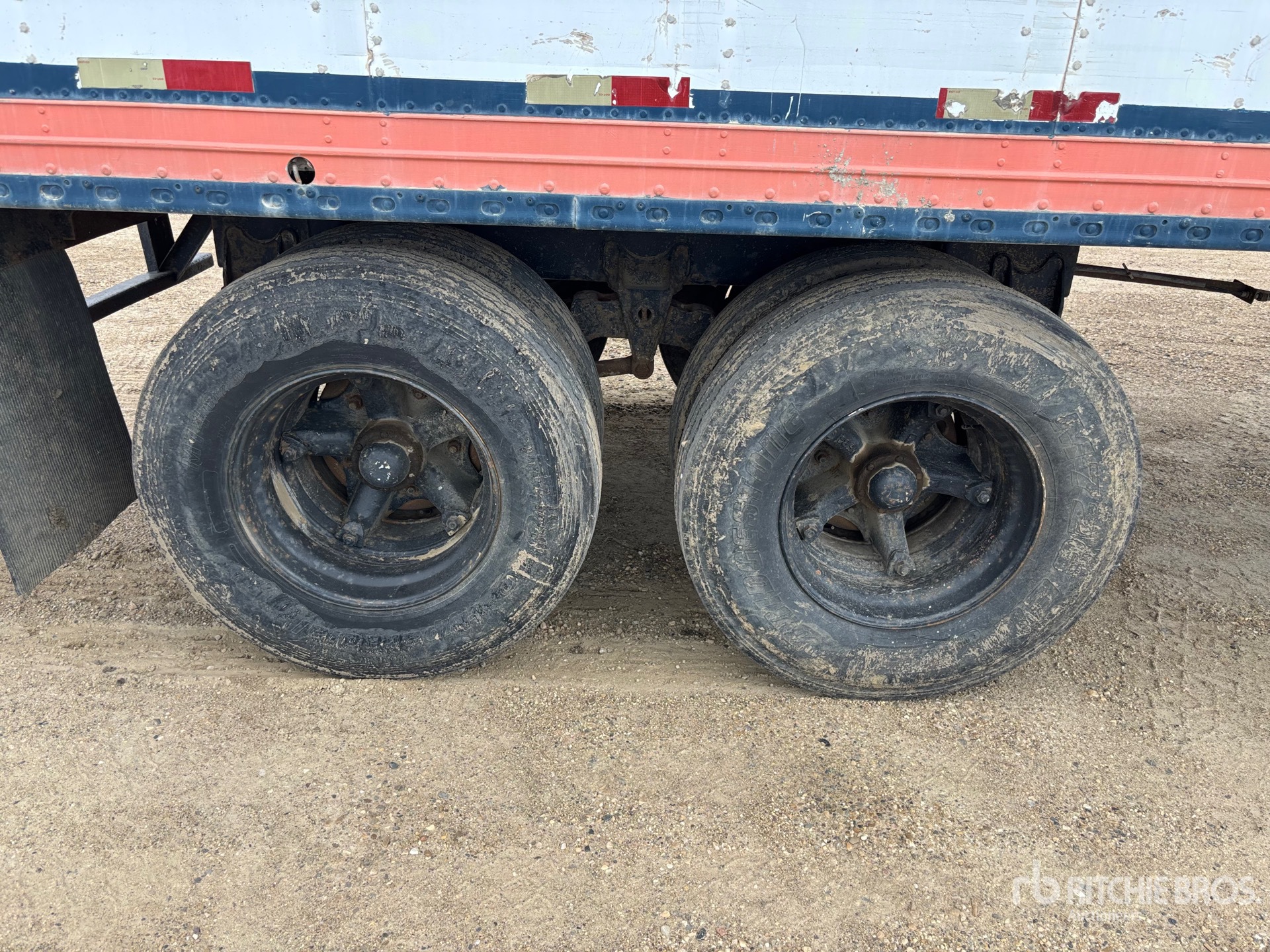 1992 Monon 48 ft x 102 in T/A Storage