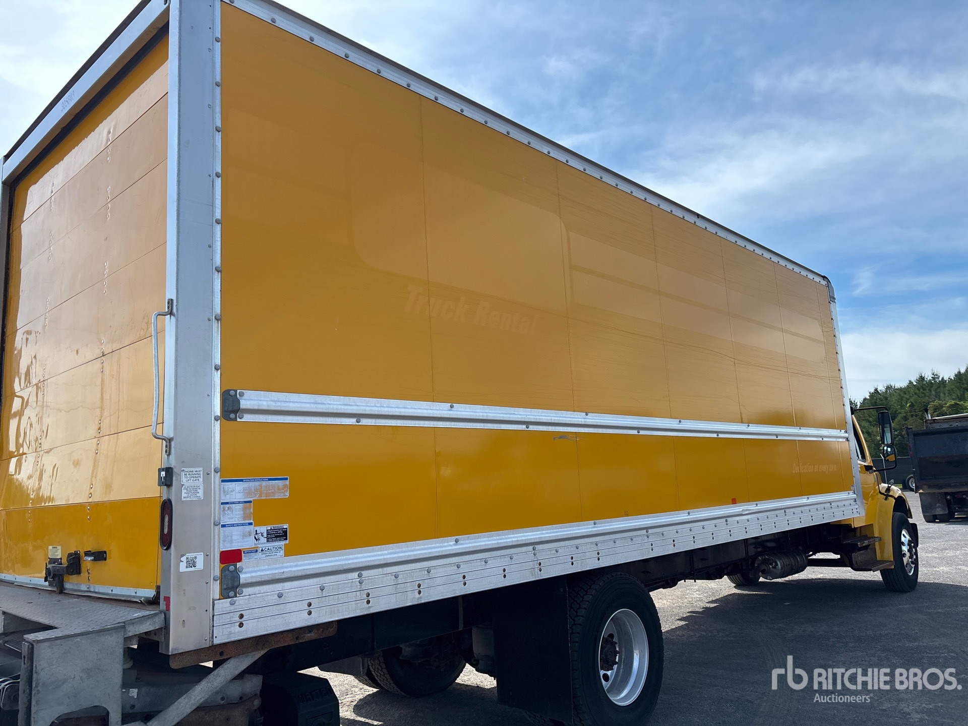 2020 Freightliner M2 106