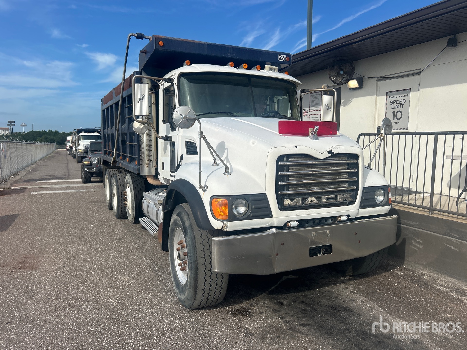 2002 Mack CV713 Granite