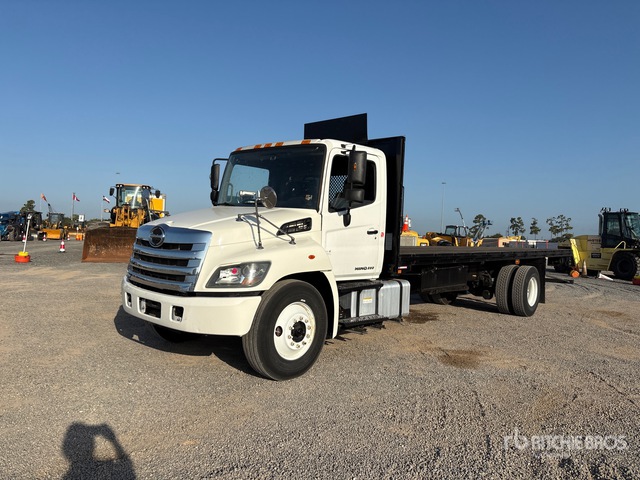 2017 Hino 338 4x2 Flatbed Truck