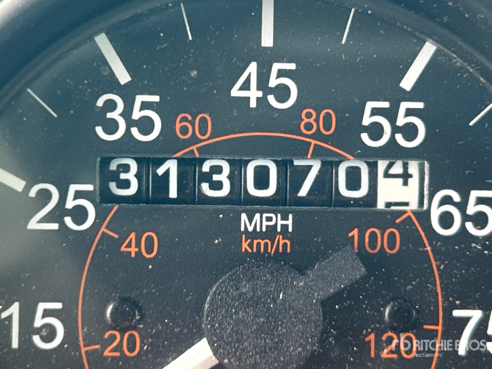 2005 Peterbilt 330