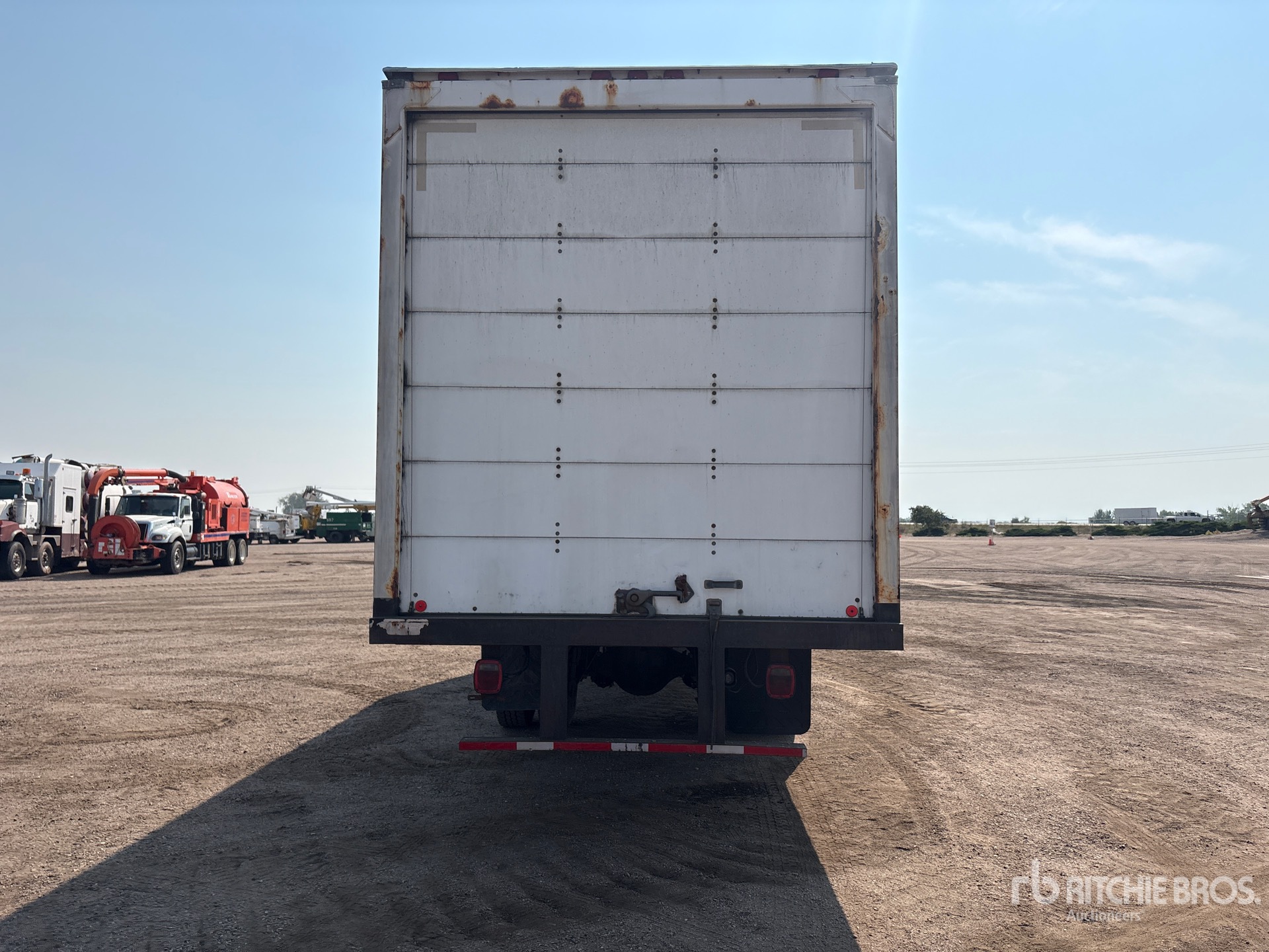 2005 Peterbilt 330