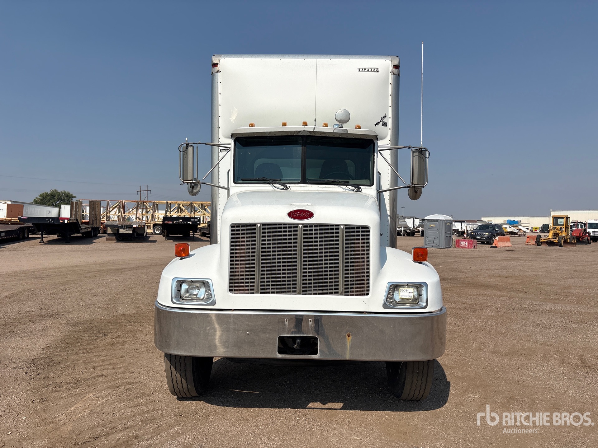 2005 Peterbilt 330