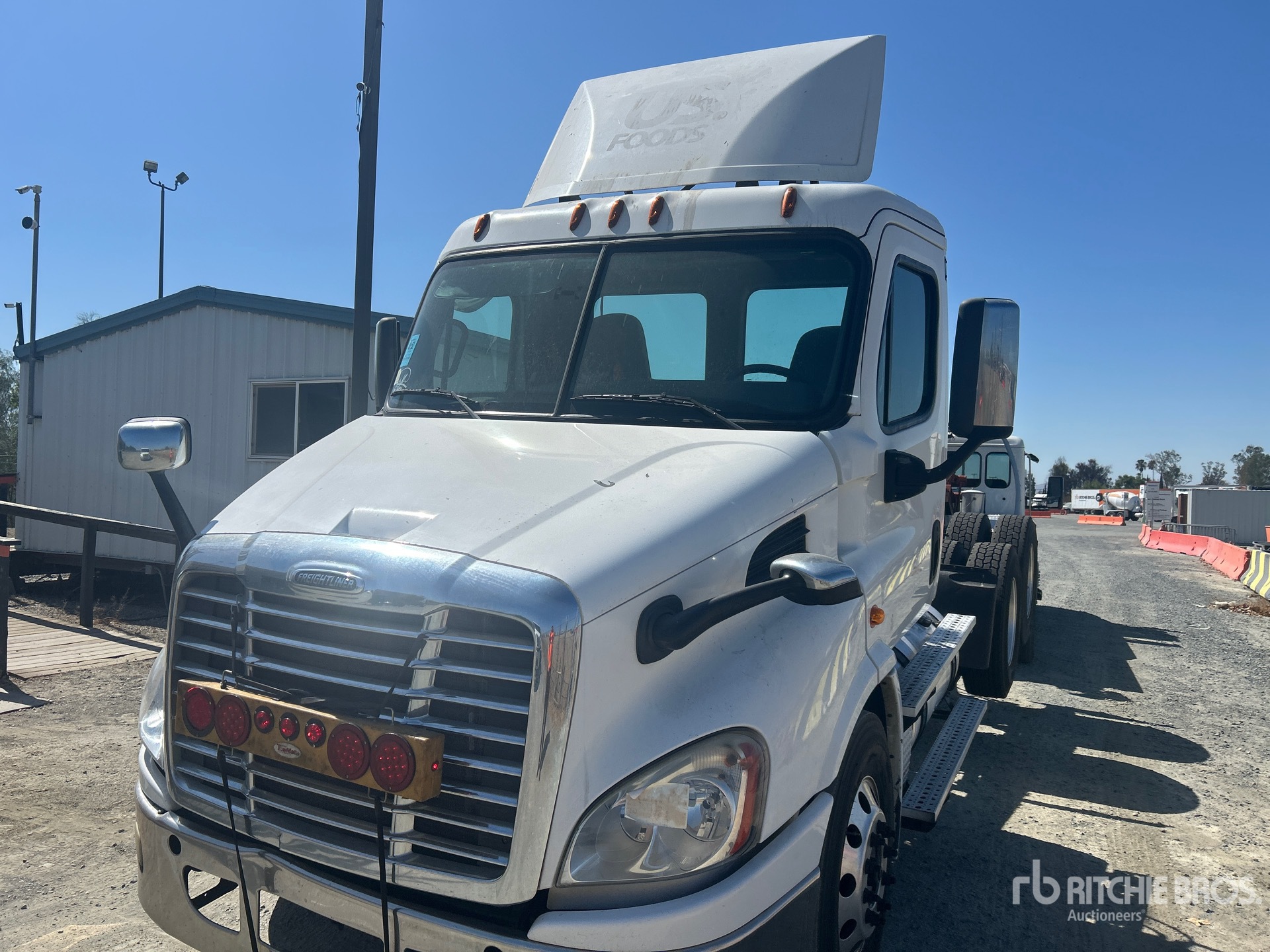 2016 Freightliner CASCADIA 113