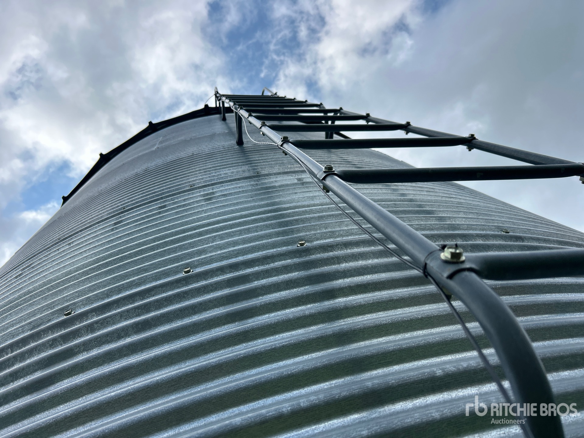 Westeel +/- 2000 BU 6 RING HOPPER