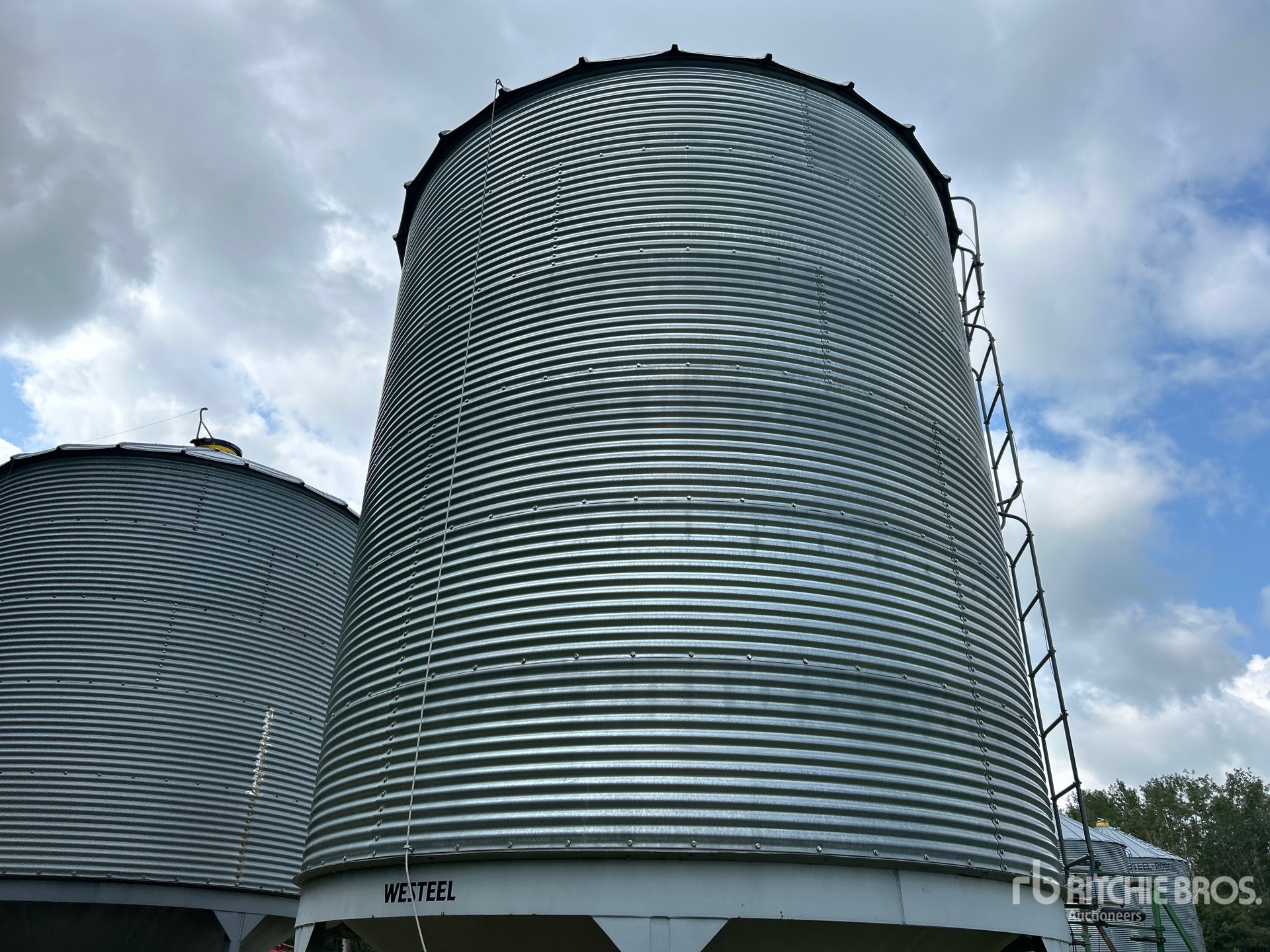Westeel +/- 2000 BU 6 RING HOPPER
