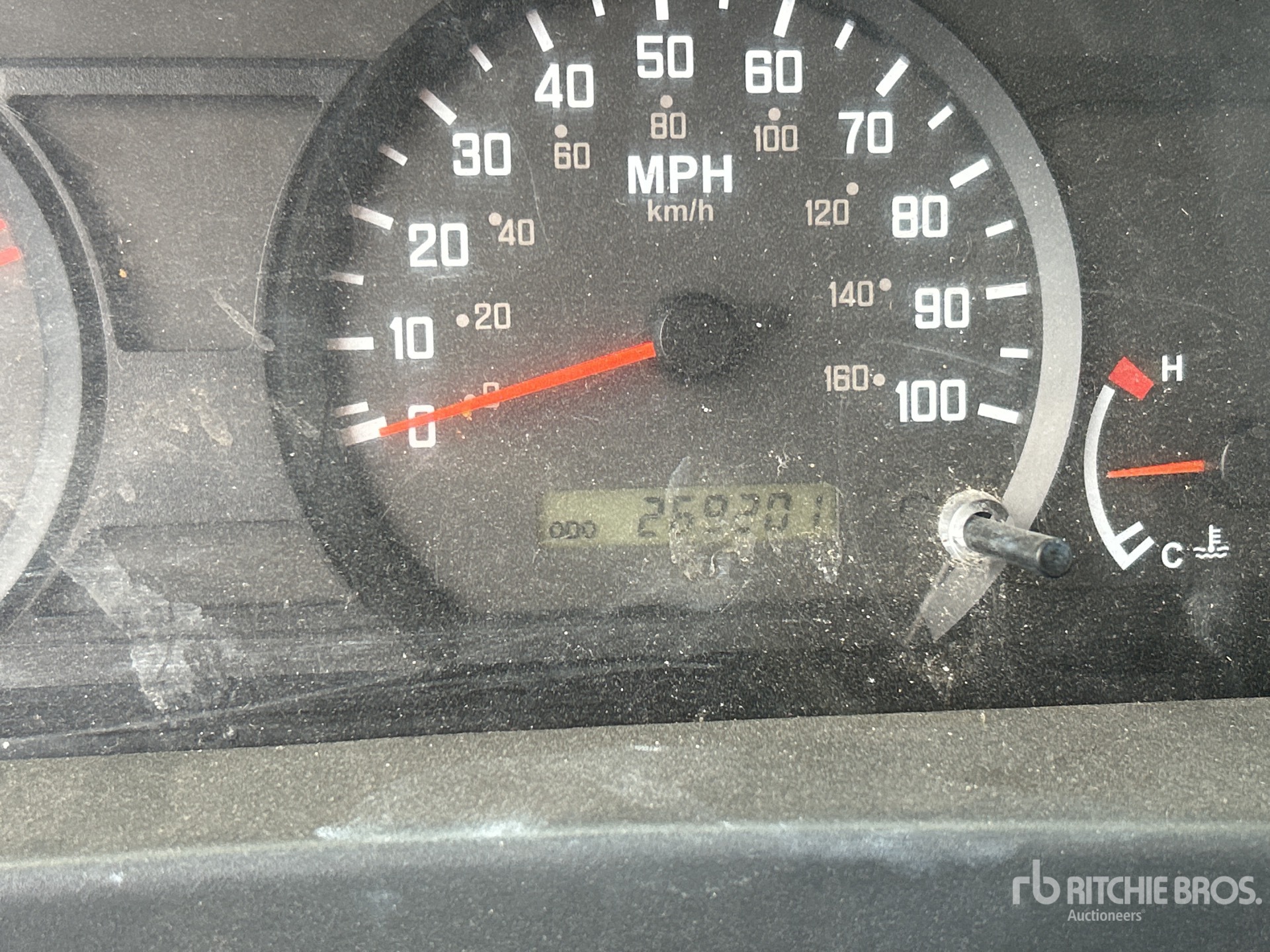 2013 Isuzu NPR HD