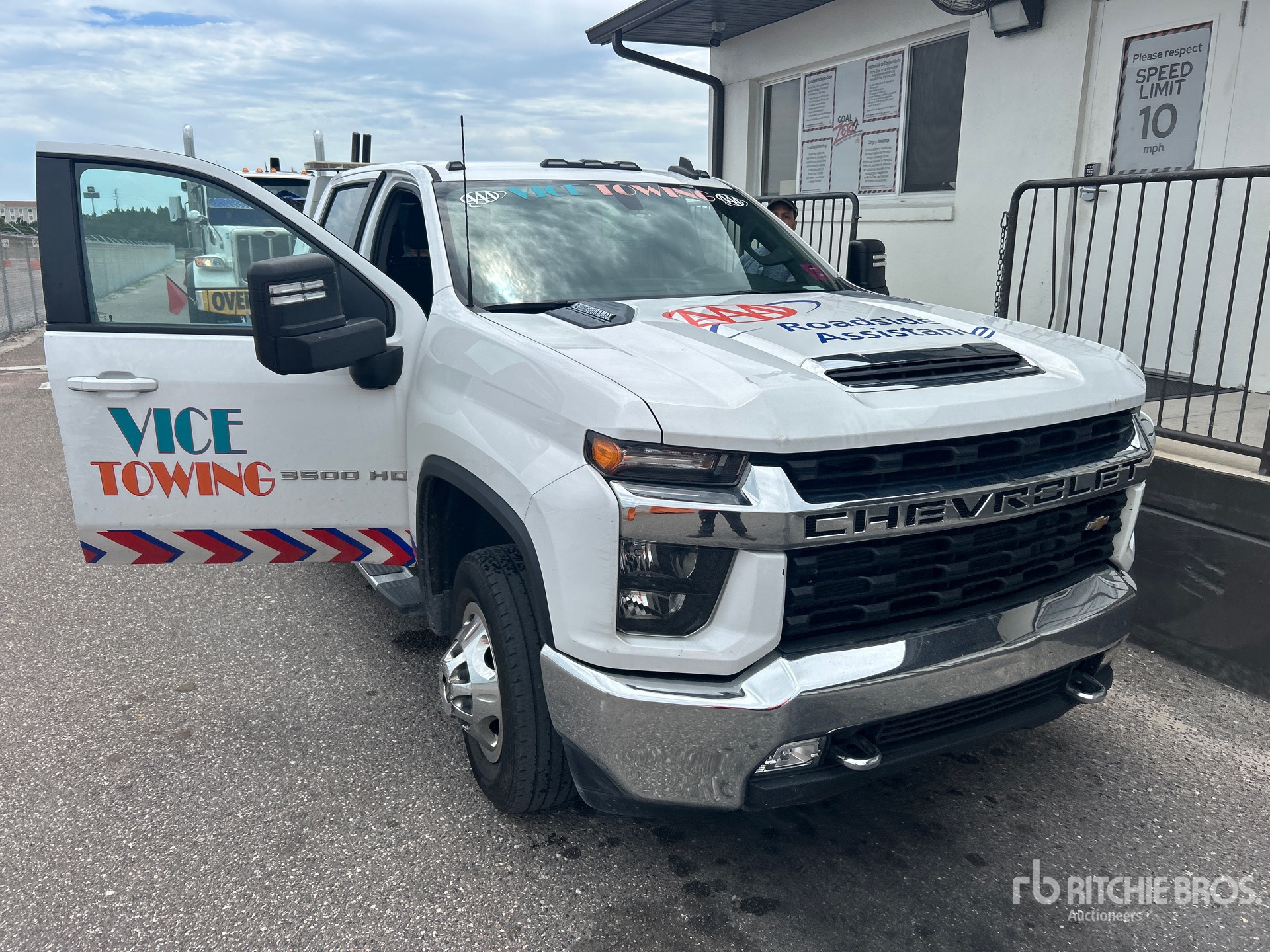 2023 Chevrolet 3500HD